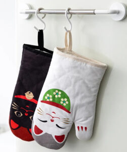 black and white lucky cat oven mitt