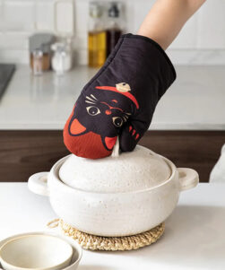 cute lucky cat oven mitt black